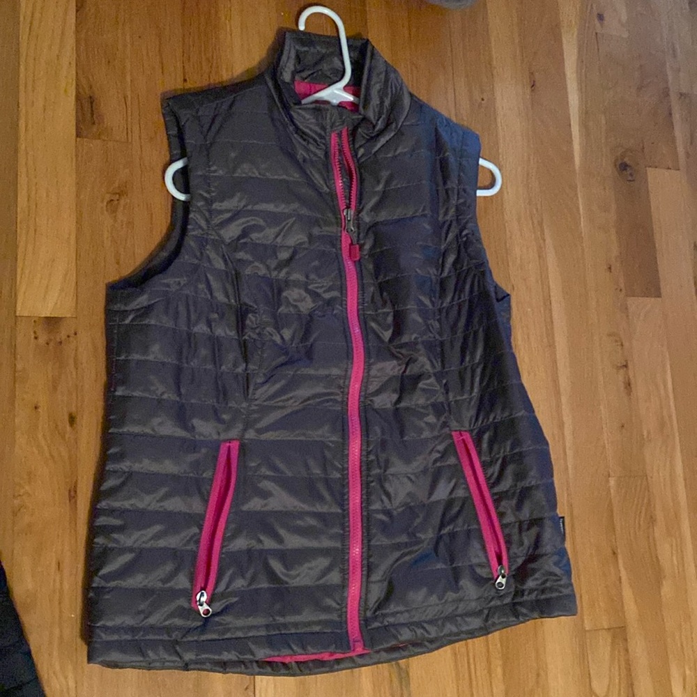Charles River vest